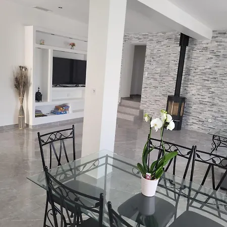 Holiday home Belle Maison Bien Equipee *